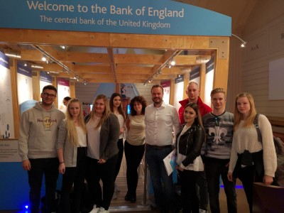 Gruppenfoto im Bank of England Museum