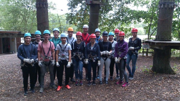 Gruppenfoto im Kletterwald 